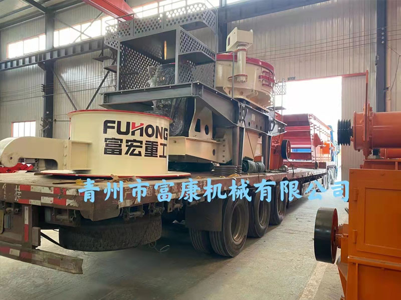 移動破碎機廠家制砂設備發(fā)貨現(xiàn)場